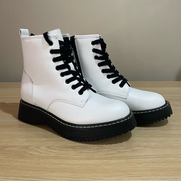 👖👢⭐️MADDEN GIRL KURRT ANKLE WHITE COMBAT BOOTS…Sz 6…New in box. - Picture 4 of 16